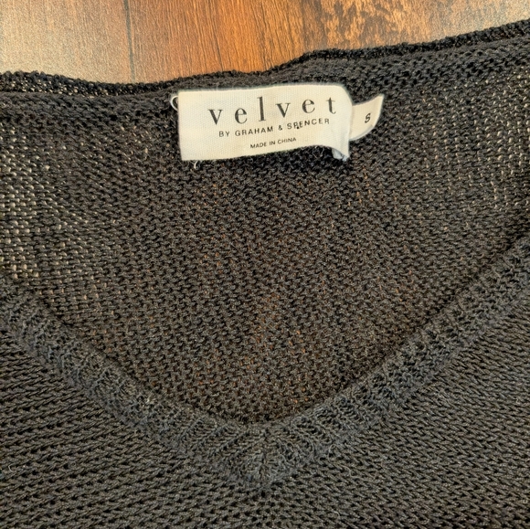 Velvet By Graham Spencer V Neck Oversized Mesh Sweater , 100% Linen, Size Small. - Picture 4 of 7